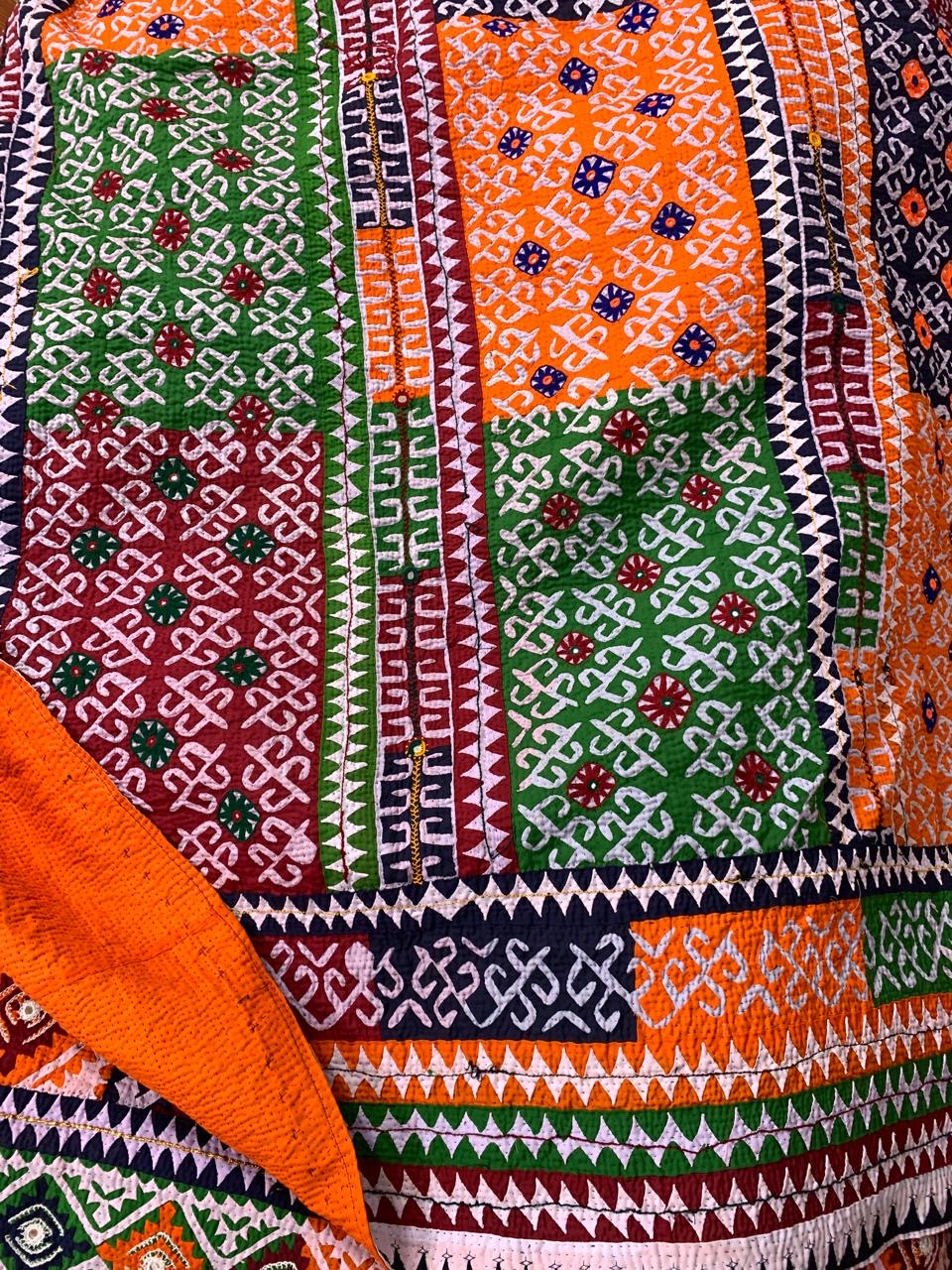 ๐ง๐ฟ๐ฎ๐ฑ๐ถ๐๐ถ๐ผ๐ป๐ฎ๐น ๐๐ฎ๐ป๐ฑ๐ฒ๐บ๐ฏ๐ฟ๐ผ๐ถ๐ฑ๐ฒ๐ฟ๐ฒ๐ฑ ๐ง๐ฒ๐
๐๐ถ๐น๐ฒ