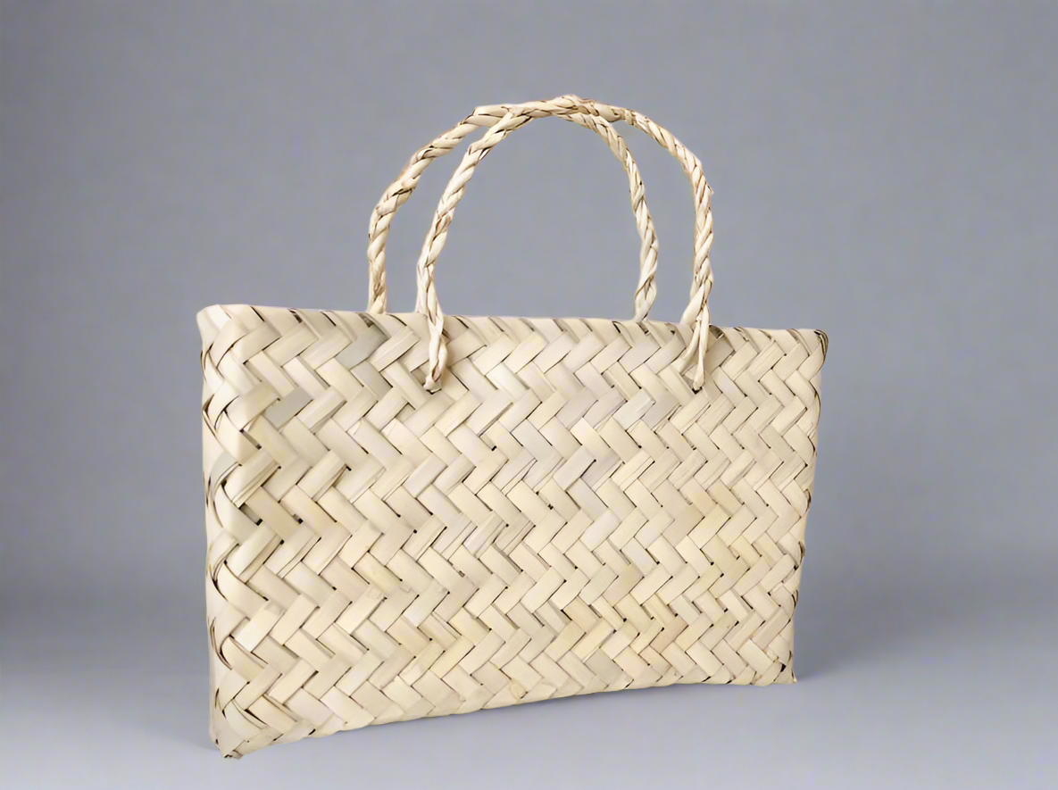 ๐๐ฎ๐ป๐ฑ๐๐ผ๐๐ฒ๐ป ๐๐ฎ๐๐ฒ ๐ฃ๐ฎ๐น๐บ ๐๐ฒ๐ฎ๐ณ ๐ฃ๐๐ฟ๐๐ฒ