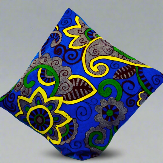 𝗥𝗼𝘆𝗮𝗹 𝗕𝗹𝘂𝗲 𝗙𝗹𝗼𝗿𝗮𝗹 𝗖𝘂𝘀𝗵𝗶𝗼𝗻: 𝗛𝗮𝗻𝗱-𝗘𝗺𝗯𝗿𝗼𝗶𝗱𝗲𝗿𝗲𝗱 𝗔𝗿𝘁𝗶𝘀𝘁𝗿𝘆