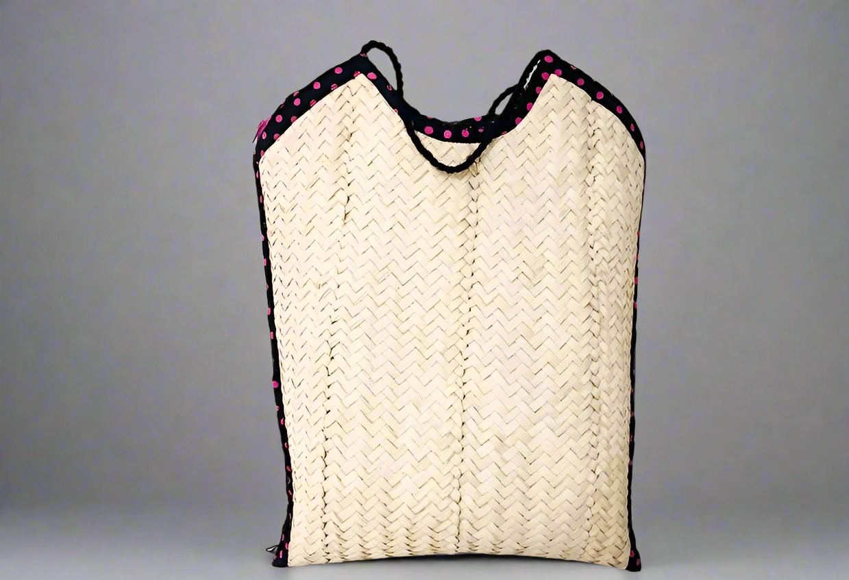 ๐ง๐ฟ๐ฎ๐ฑ๐ถ๐๐ถ๐ผ๐ป๐ฎ๐น ๐๐ฎ๐ป๐ฑ๐๐ผ๐๐ฒ๐ป ๐ฃ๐๐ฟ๐๐ฒ