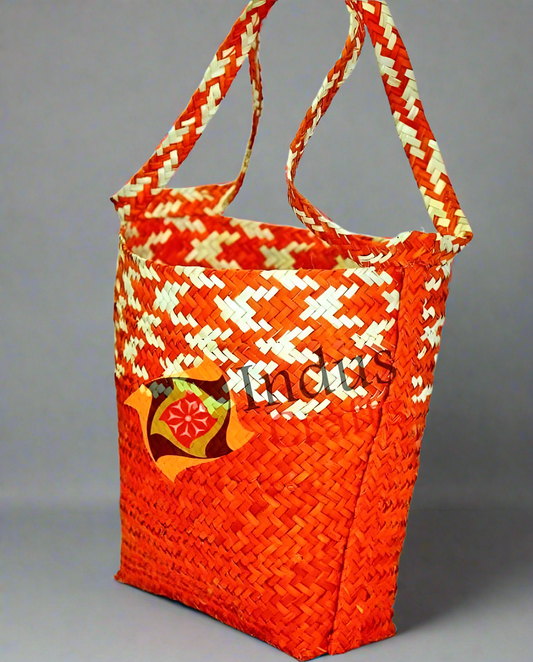 𝗦𝘂𝗻𝗯𝘂𝗿𝘀𝘁 𝗛𝗮𝗻𝗱𝘄𝗼𝘃𝗲𝗻 𝗦𝗵𝗼𝘂𝗹𝗱𝗲𝗿 𝗕𝗮𝗴