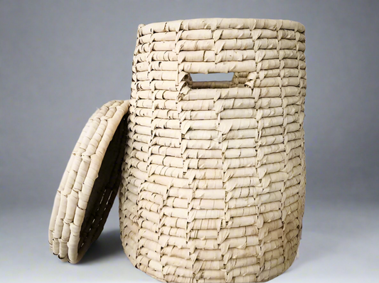 𝗛𝗮𝗻𝗱𝘄𝗼𝘃𝗲𝗻 𝗟𝗮𝘂𝗻𝗱𝗿𝘆 𝗕𝗮𝘀𝗸𝗲𝘁 𝗙𝗿𝗼𝗺 𝗗𝗮𝘁𝗲 𝗣𝗮𝗹𝗺 𝗟𝗲𝗮𝗳𝘀