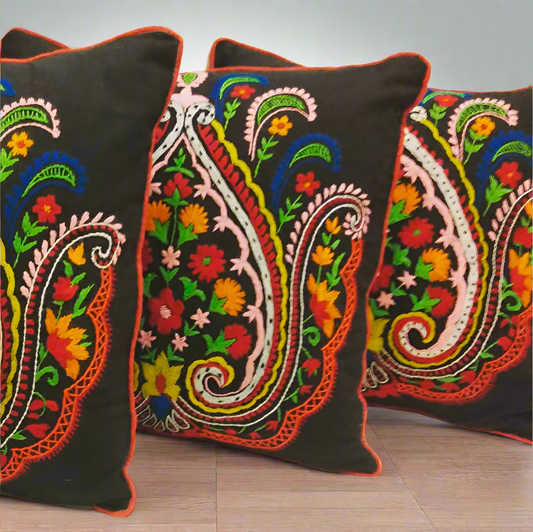 𝗛𝗮𝗻𝗱𝗰𝗿𝗮𝗳𝘁𝗲𝗱 𝗧𝗿𝘂𝗰𝗸𝗮𝗿𝘁 𝗖𝘂𝘀𝗵𝗶𝗼𝗻