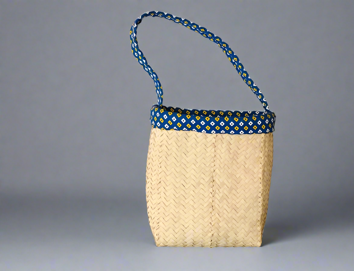 𝗛𝗮𝗻𝗱𝘄𝗼𝘃𝗲𝗻 𝗡𝗮𝘁𝘂𝗿𝗮𝗹 𝗕𝗮𝘀𝗸𝗲𝘁 𝗕𝗮𝗴 𝘄𝗶𝘁𝗵 𝗕𝗹𝘂𝗲 𝗣𝗮𝘁𝘁𝗲𝗿𝗻𝗲𝗱 𝗗𝗲𝘁𝗮𝗶𝗹𝘀