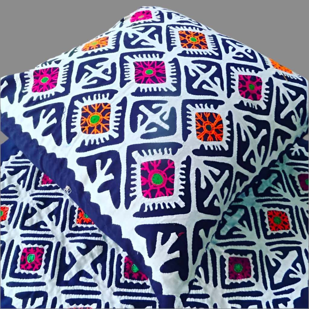 𝗛𝗮𝗻𝗱𝗰𝗿𝗮𝗳𝘁𝗲𝗱 𝗘𝗺𝗯𝗿𝗼𝗶𝗱𝗲𝗿𝗲𝗱 𝗧𝗵𝗿𝗼𝘄 𝗖𝘂𝘀𝗵𝗶𝗼𝗻