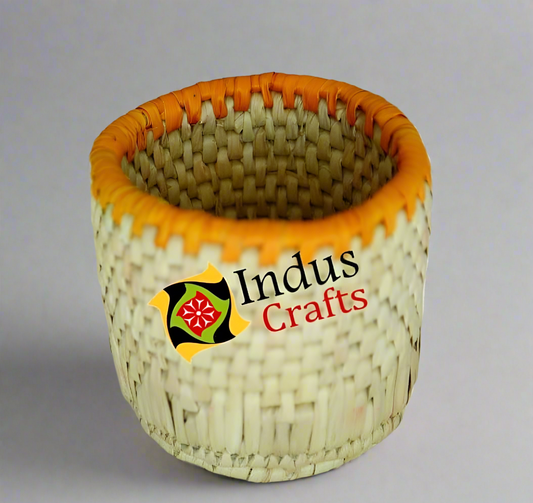 𝗛𝗮𝗻𝗱𝘄𝗼𝘃𝗲𝗻 𝗗𝗮𝘁𝗲 𝗣𝗮𝗹𝗺 𝗣𝗲𝗻 𝗛𝗼𝗹𝗱𝗲𝗿