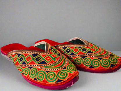 𝗛𝗮𝗻𝗱𝗺𝗮𝗱𝗲 𝗘𝗺𝗯𝗿𝗼𝗶𝗱𝗲𝗿𝗲𝗱 𝗞𝗵𝘂𝘀𝘀𝗮