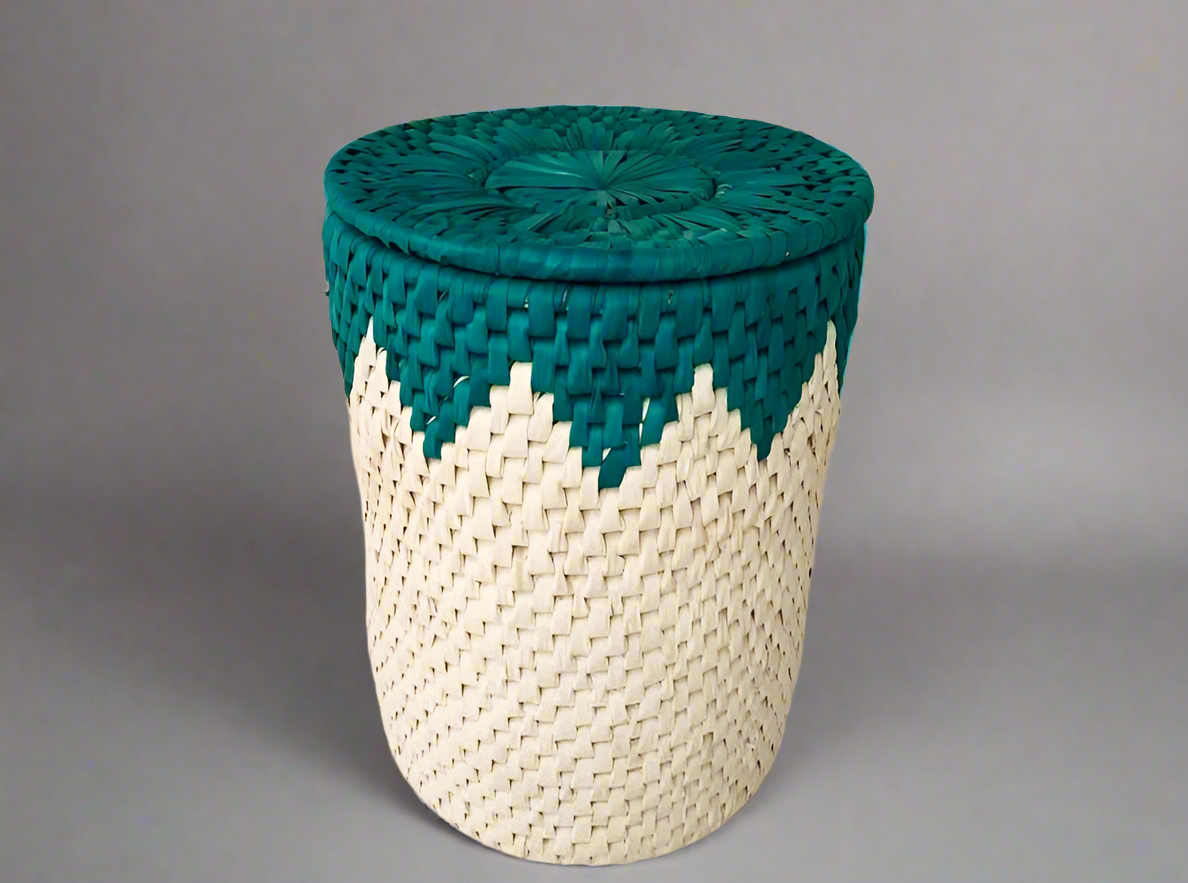 𝗧𝗲𝗮𝗹 𝗪𝗼𝘃𝗲𝗻 𝗟𝗮𝘂𝗻𝗱𝗿𝘆 𝗕𝗮𝘀𝗸𝗲𝘁 𝘄𝗶𝘁𝗵 𝗟𝗶𝗱