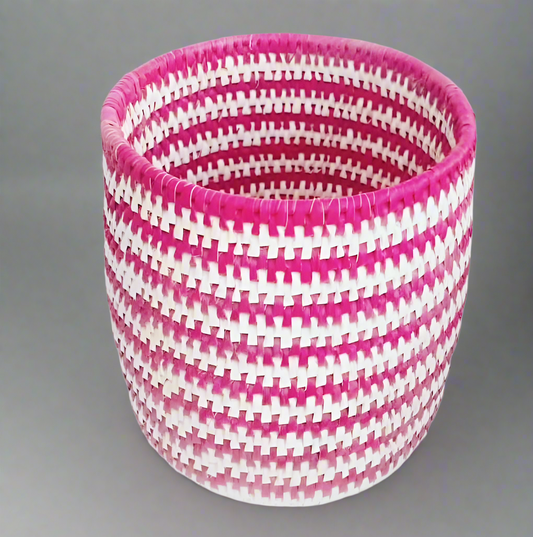 𝗛𝗮𝗻𝗱𝗺𝗮𝗱𝗲 𝗣𝗶𝗻𝗸 𝗦𝘁𝗿𝗶𝗽𝗲𝗱 𝗟𝗮𝘂𝗻𝗱𝗿𝘆 𝗕𝗮𝘀𝗸𝗲𝘁