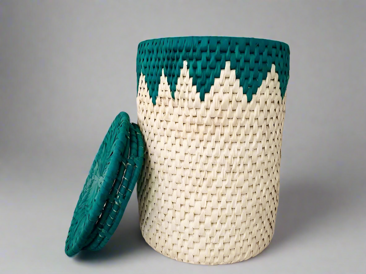 𝗧𝗲𝗮𝗹 𝗪𝗼𝘃𝗲𝗻 𝗟𝗮𝘂𝗻𝗱𝗿𝘆 𝗕𝗮𝘀𝗸𝗲𝘁 𝘄𝗶𝘁𝗵 𝗟𝗶𝗱