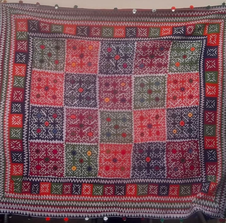 𝗘𝗺𝗯𝗿𝗼𝗶𝗱𝗲𝗿𝗲𝗱 𝗥𝗮𝗹𝗹𝗶 𝗤𝘂𝗶𝗹𝘁