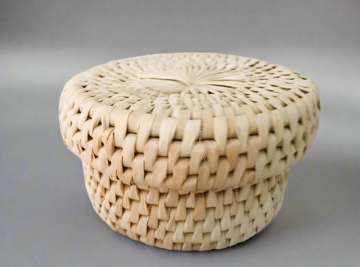 𝗛𝗮𝗻𝗱𝗺𝗮𝗱𝗲 𝗪𝗼𝘃𝗲𝗻 𝗝𝗲𝘄𝗲𝗹𝗹𝗲𝗿𝘆 𝗮𝗻𝗱 𝗦𝘁𝗼𝗿𝗮𝗴𝗲 𝗕𝗼𝘅 𝘄𝗶𝘁𝗵 𝗟𝗶𝗱