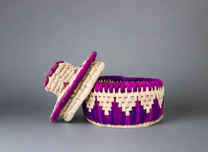 𝗝𝗲𝘄𝗲𝗹𝗹𝗲𝗿𝘆 𝗕𝗼𝘅 𝗙𝗿𝗼𝗺 𝗗𝗮𝘁𝗲 𝗣𝗮𝗹𝗺 𝗟𝗲𝗮𝘃𝗲𝘀