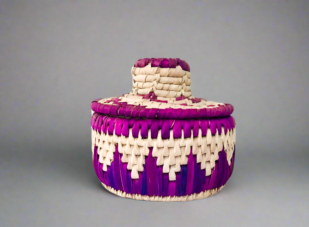 𝗝𝗲𝘄𝗲𝗹𝗹𝗲𝗿𝘆 𝗕𝗼𝘅 𝗙𝗿𝗼𝗺 𝗗𝗮𝘁𝗲 𝗣𝗮𝗹𝗺 𝗟𝗲𝗮𝘃𝗲𝘀