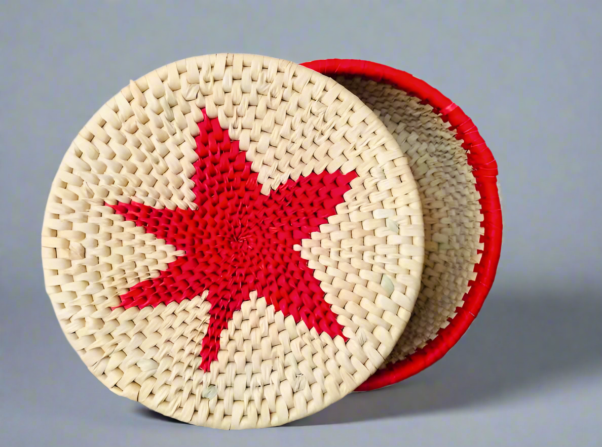 𝗘𝗹𝗲𝗴𝗮𝗻𝘁 𝗛𝗼𝘁-𝗣𝗼𝘁 𝗛𝗮𝗻𝗱𝘄𝗼𝘃𝗲𝗻 𝗙𝗿𝗼𝗺 𝗗𝗮𝘁𝗲 𝗣𝗮𝗹𝗺 𝗟𝗲𝗮𝘃𝗲𝘀